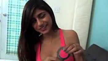 โหนกหี เสียบหีรัว เย็ดหี เย็ดสาวสวย เย็ดสาวนมใหญ่ เย็ดมันๆ เย็ดบนโซฟา