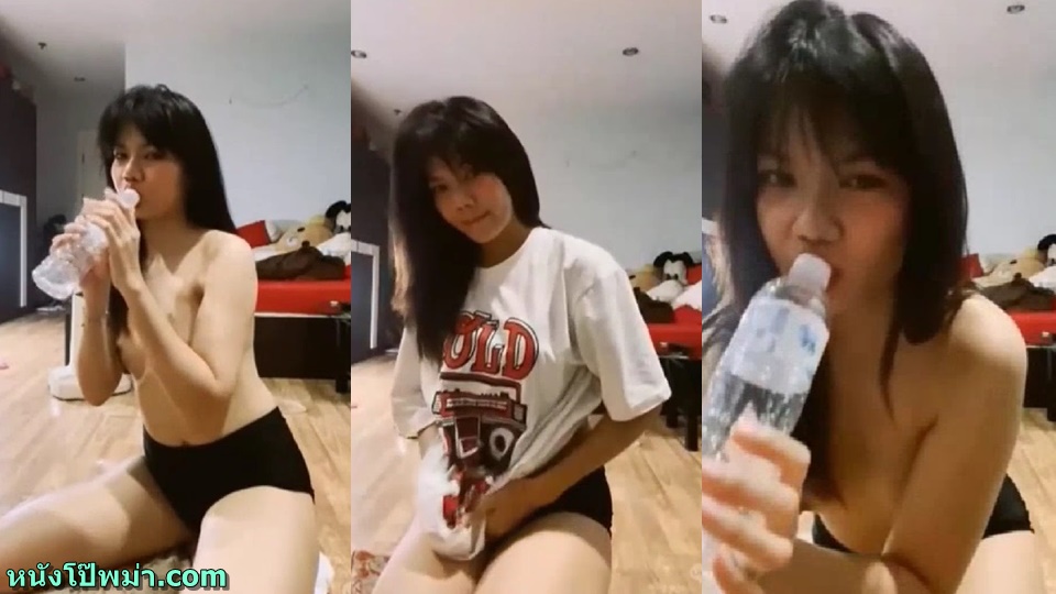 โหนกหีอูม โชว์เสียว โชว์อมขวด แหกหี เสียวหี เงี่ยนหี หีแฉะ